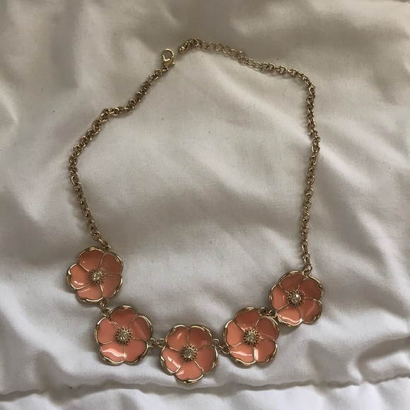 Light pink floral necklace - Picture 3 of 3